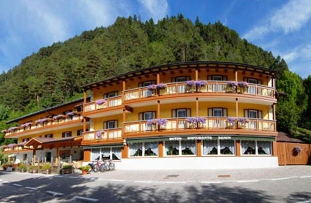 Hotel Zanon Ziano di Fiemme Esterno foto