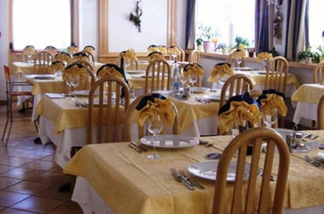 Hotel Zanon Ziano di Fiemme Esterno foto